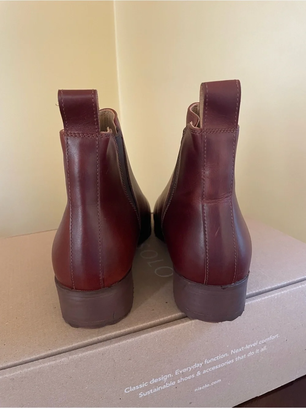 Nisolo Chelsea Ankle Boot in Burgundy